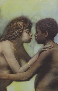 2つのネイティブの女性を受け入れる 作： French Photographer
